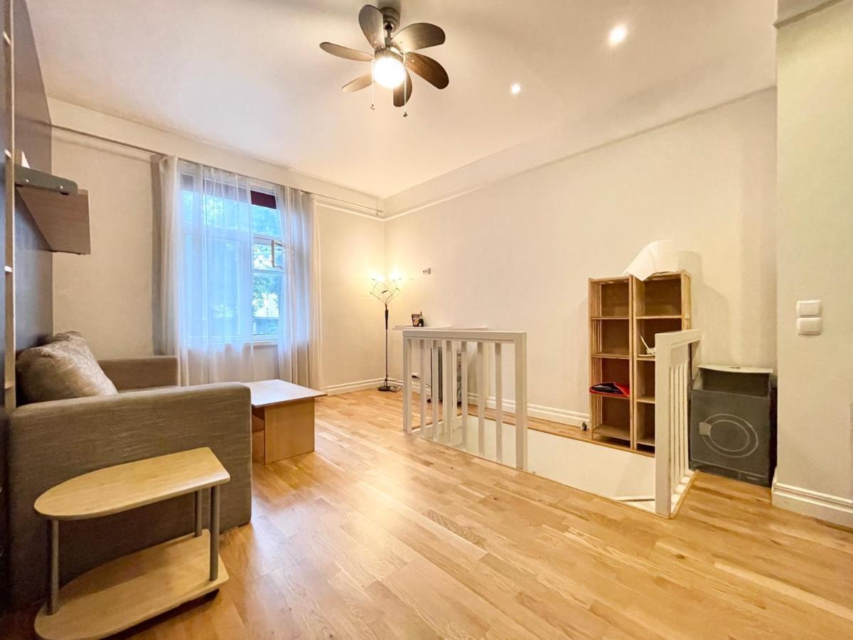 Appartamento Cosy Studio In Historical Building. City Center Reval Esterno foto